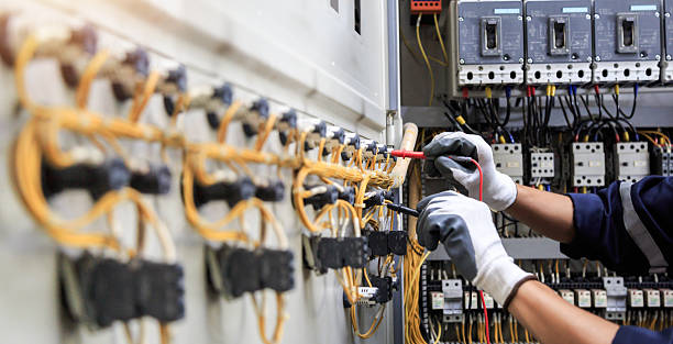 Professional Electrician technician working in Hemphill, TX